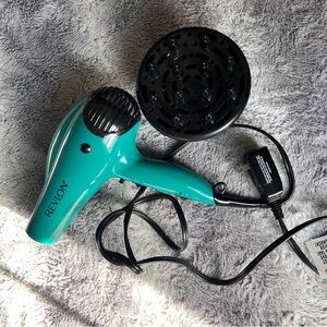 Revlon blow dryer - includes diffusing attachment